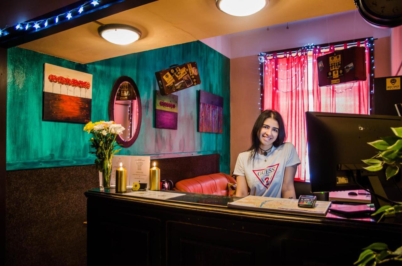 Best Spot Hostel Прага Екстериор снимка