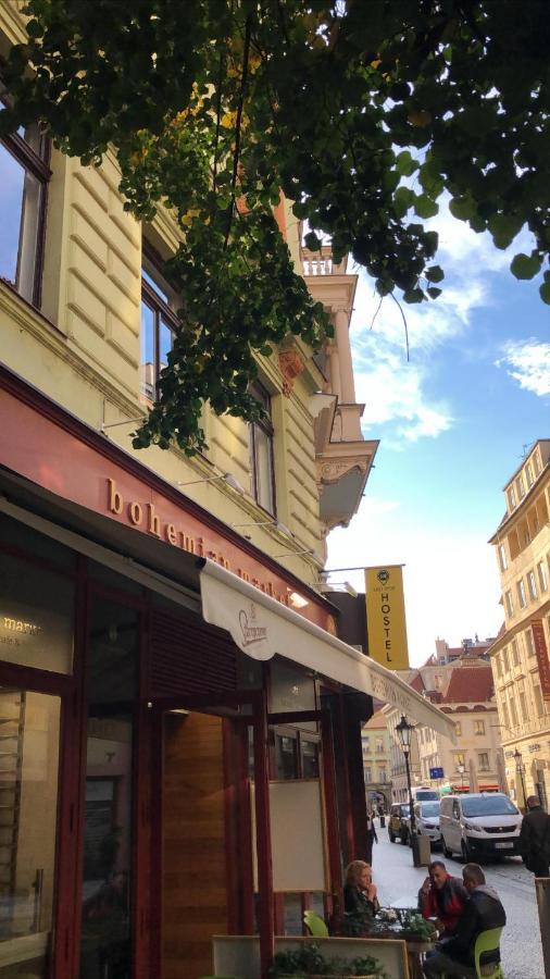 Best Spot Hostel Прага Екстериор снимка