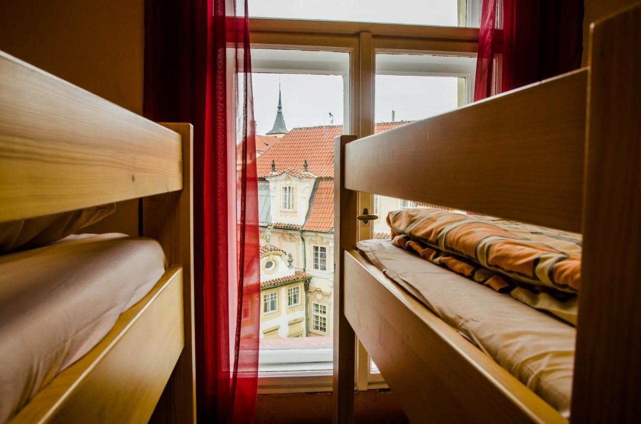 Best Spot Hostel Прага Екстериор снимка