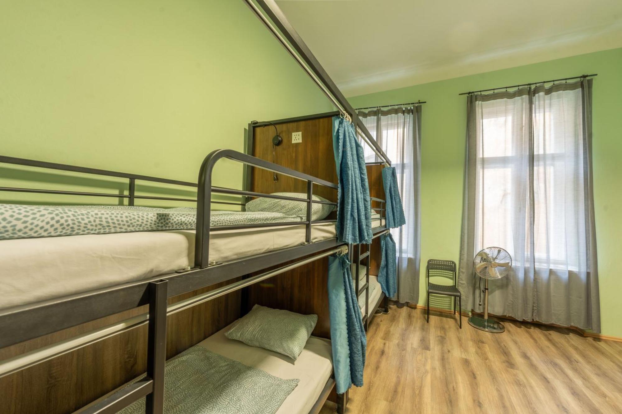 Best Spot Hostel Прага Екстериор снимка
