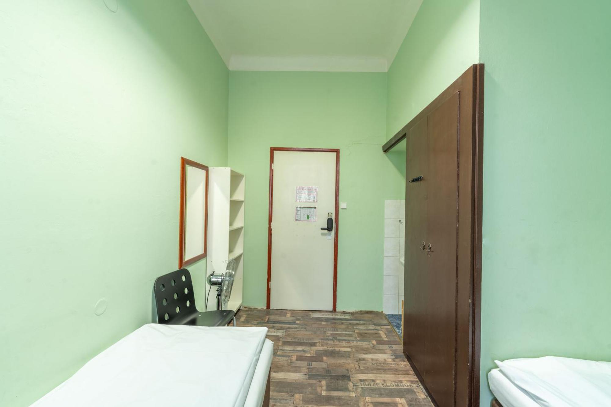 Best Spot Hostel Прага Екстериор снимка