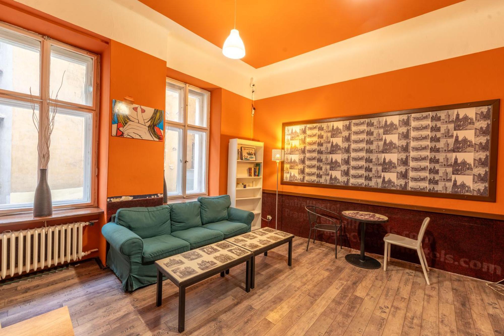 Best Spot Hostel Прага Екстериор снимка