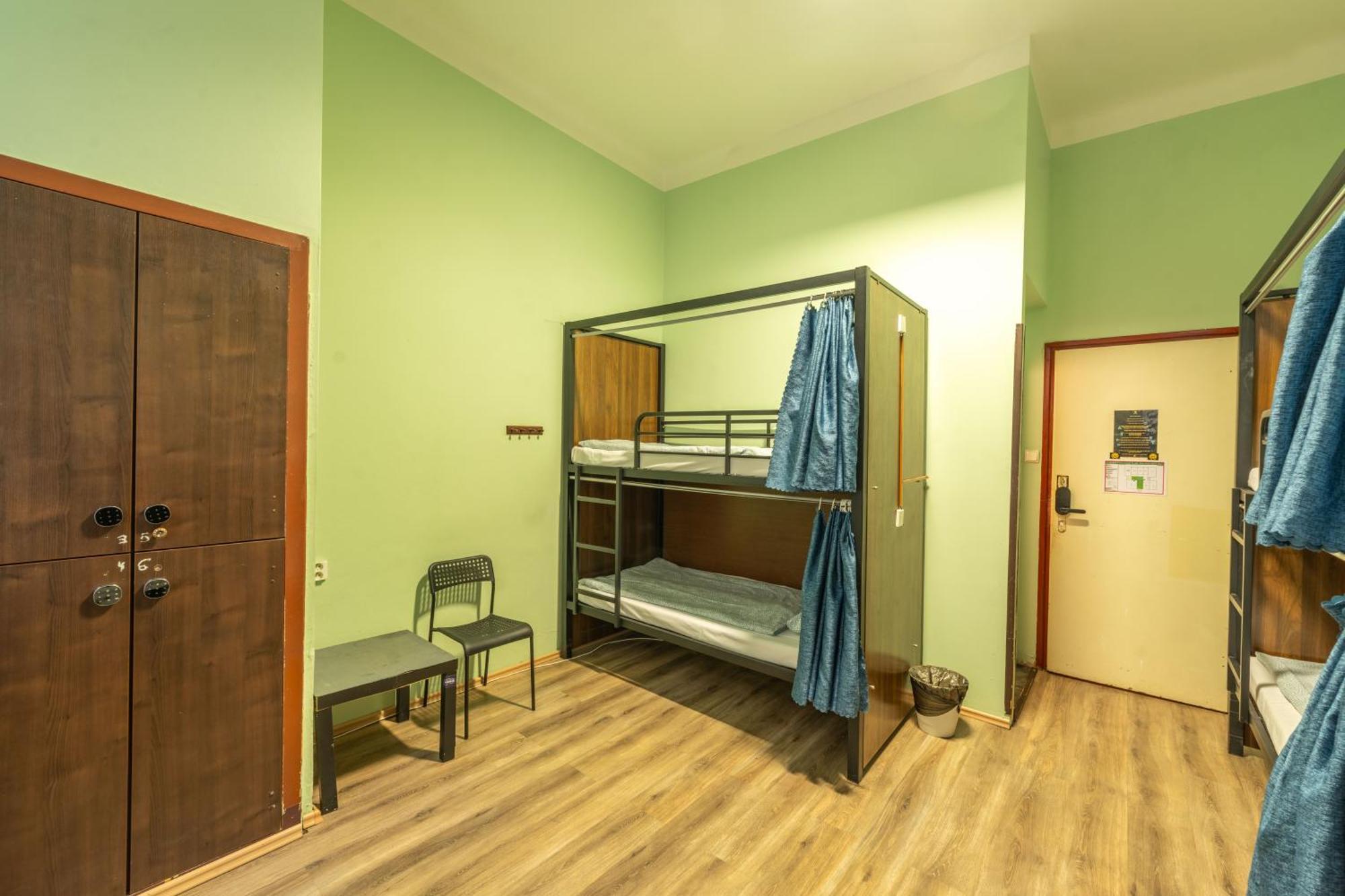 Best Spot Hostel Прага Екстериор снимка