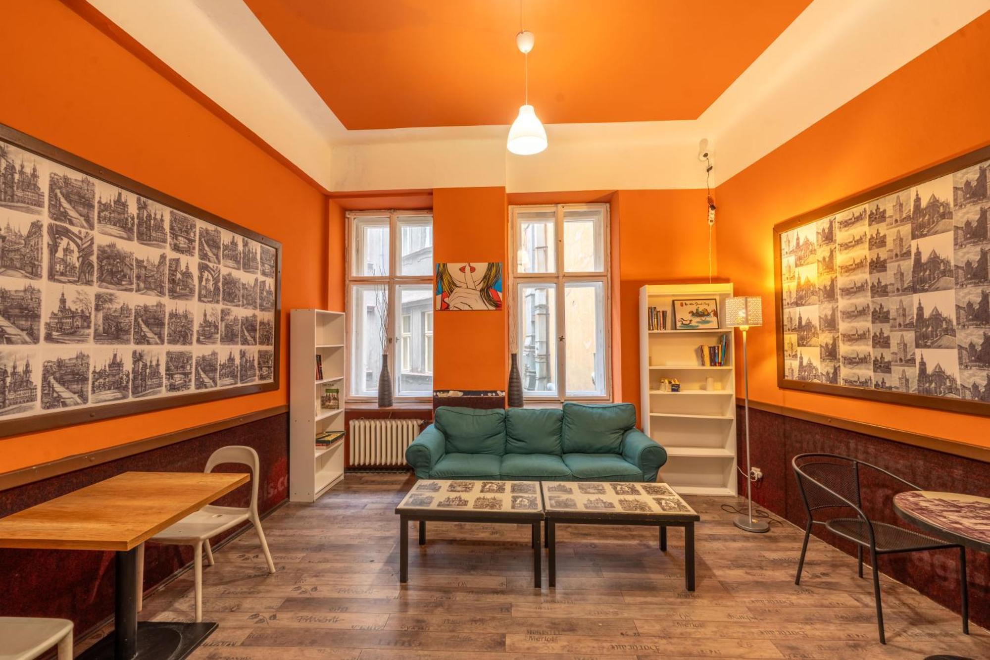 Best Spot Hostel Прага Екстериор снимка