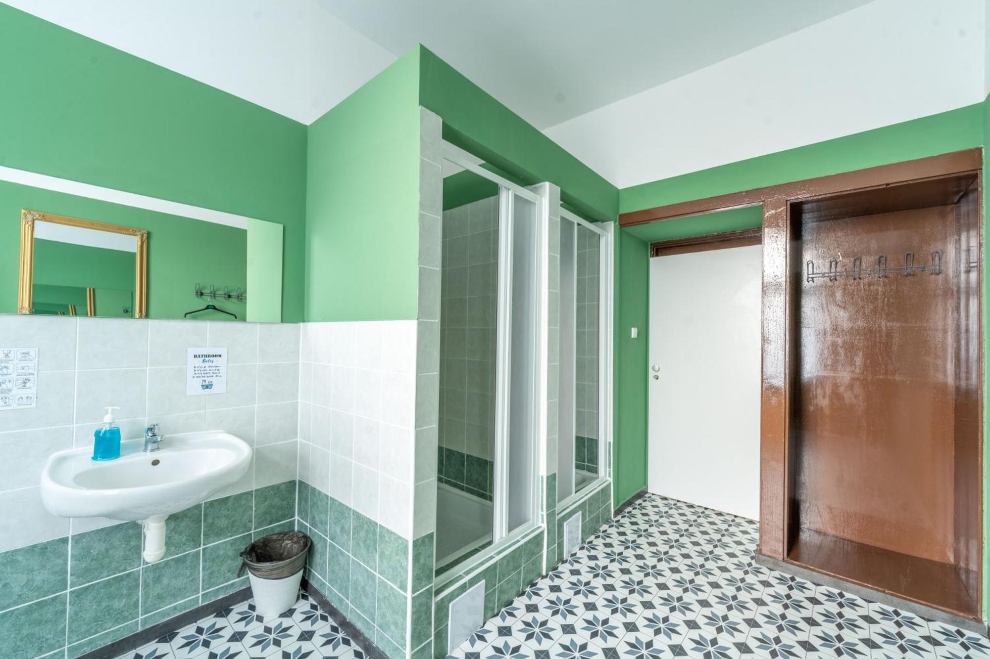 Best Spot Hostel Прага Екстериор снимка