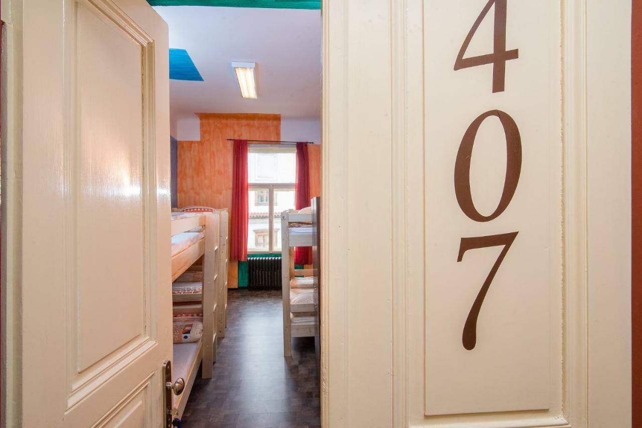 Best Spot Hostel Прага Екстериор снимка