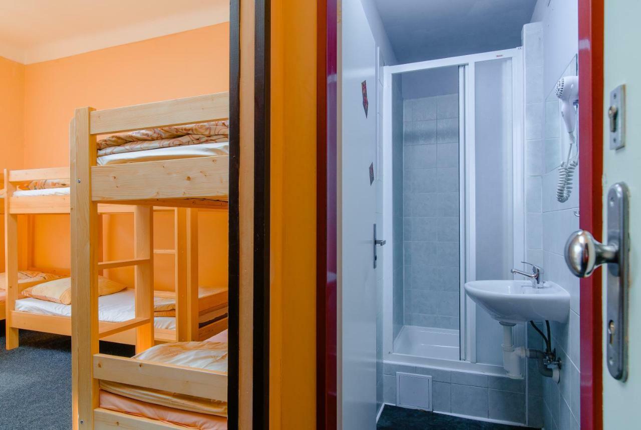 Best Spot Hostel Прага Екстериор снимка